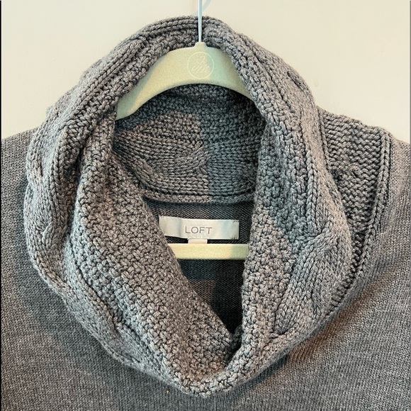 Loft Women's gray cowl neck sweater Size M - Picture 4 of 11